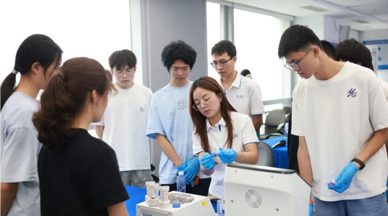 k8凯发为深理工学子量身定制实操体验.jpg